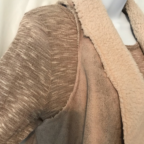 TCEC shearling vest - Picture 4 of 8